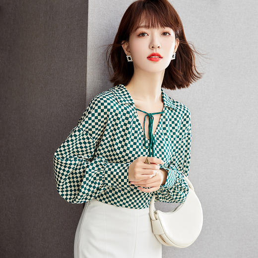 2022年春装新款小众设计感V领格子衬衫雪纺衫上衣  NSM1757 商品图3