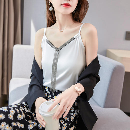 复古露背V领绸缎OL气质通勤吊带纯色小背心 XZ-602 商品图2