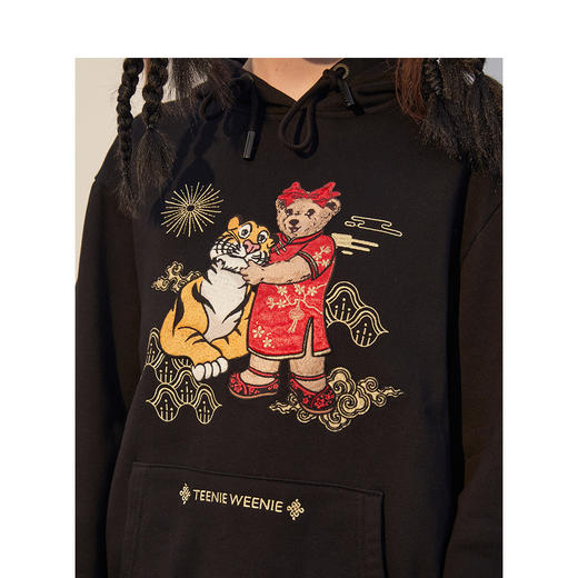 TeenieWeenie小熊2022春季新款卡通刺绣虎年休闲显瘦连帽卫衣TTMW221101L 商品图4