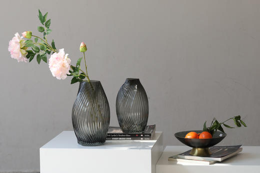 2022.3.月新款竖纹波玻璃花瓶 商品图1