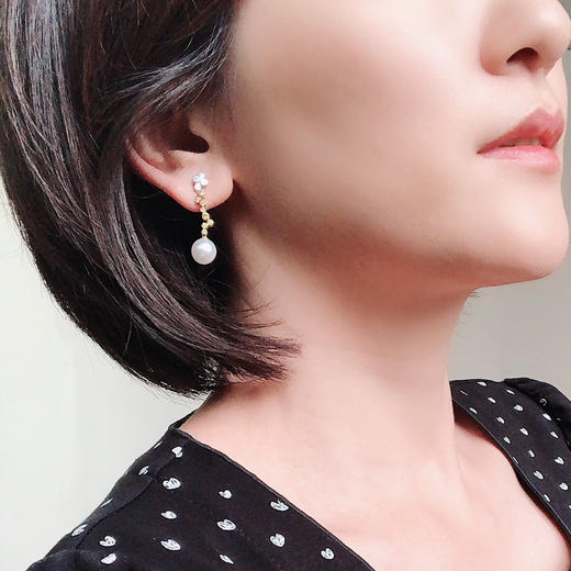 CHIC系列 18K钻石和南洋珍珠耳坠 商品图2