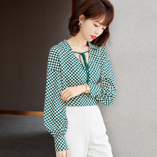 2022年春装新款小众设计感V领格子衬衫雪纺衫上衣  NSM1757 商品图0