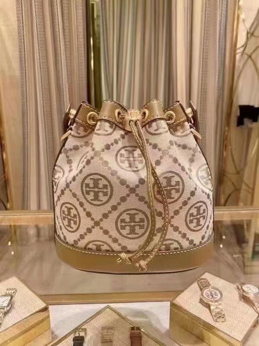 ￥2780！直邮，娜扎同款！Tory burch TB专柜最新T Monogram 水桶包榛子棕色 商品图0