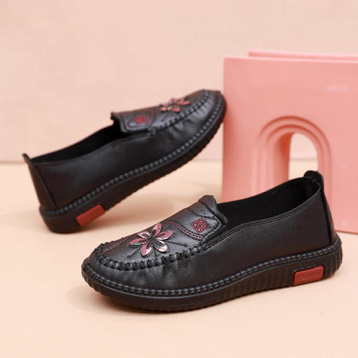 JXXY25-5新款时尚舒适透气仿皮面聚氨酯软底单鞋 商品图4