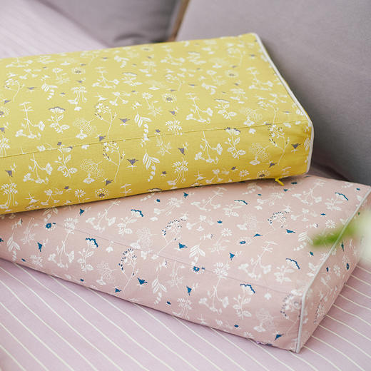 小森林碎花荞麦成人枕长方形护颈枕 商品图0