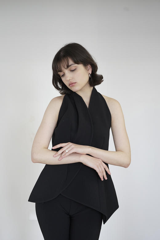 Viktoria Chan | SS22067 Chase halterneck stiff top [挂脖无袖上衣 黑 ] 商品图3