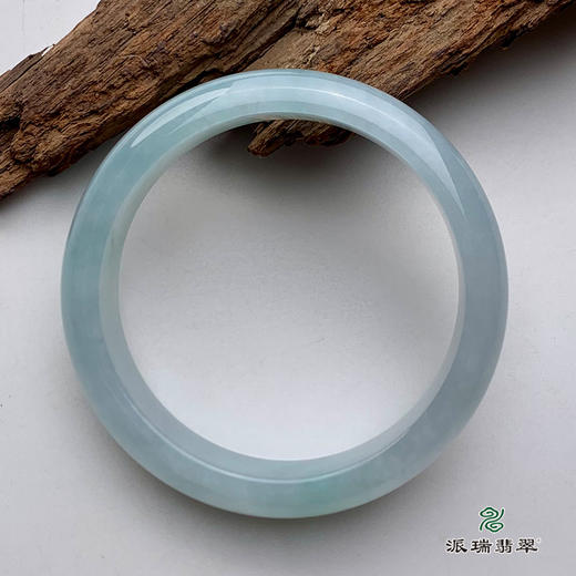 派瑞翡翠 翡翠手镯 糯冰种 浅绿色 商品图3