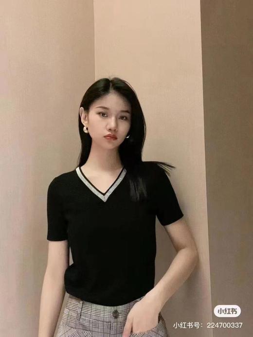 3楼 哥弟V领T 商品图0