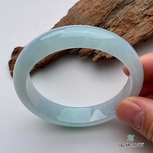派瑞翡翠 翡翠手镯 糯冰种 浅绿色 商品图2