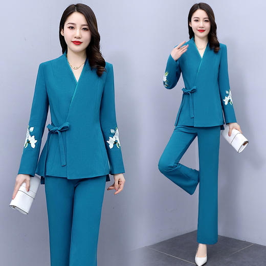 2022年春秋新款中式刺绣收腰显瘦复古两件套气质时尚高定 HRYZ7751 商品图2