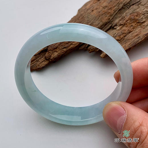 派瑞翡翠 翡翠手镯 糯冰种 浅绿色 商品图4