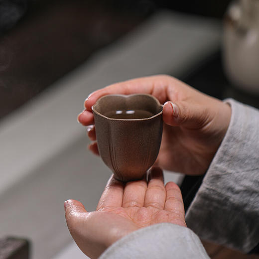 清朴堂 不字花盏紫砂公杯套装 紫砂花杯*4+紫砂公道*1+挂画*1 商品图1