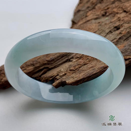 派瑞翡翠 翡翠手镯 糯冰种 浅绿色 商品图0