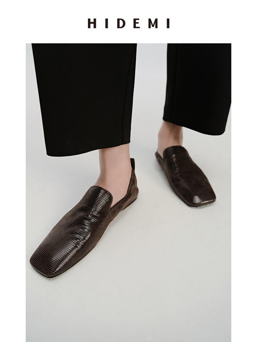 HIDEMI 经典款蜥蜴压纹深棕色方头平底鞋 商品图0
