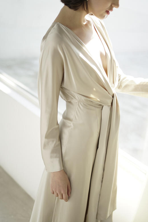 Viktoria Chan | SS2055 Katlin Knot Silk Dress [露背连衣裙 前后两面穿] 商品图1