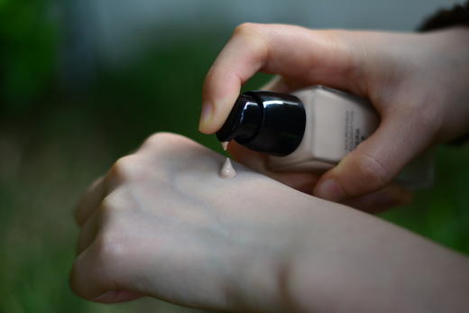 臻亮养肤粉底液 自然透亮服帖裸装 30ml 商品图1