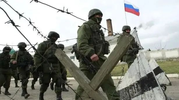 快去加油！今晚油价即将大涨，进入9元时代，你的油箱加满了吗？