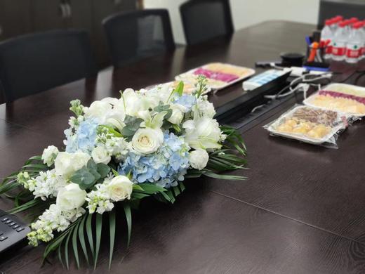 地球生活甄选商务会议桌花