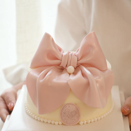 珠光翻糖蝴蝶结蛋糕 商品图1