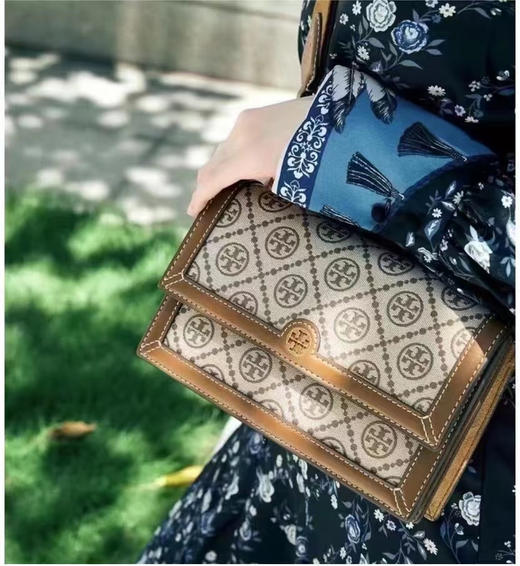 秋季大促‼️迷你💰2850直邮 新色榛子棕🏾Tory Burch TB专柜 最新款mini T Monogram 风琴包 商品图5