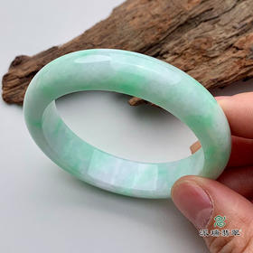 派瑞翡翠 翡翠手镯 糯种 绿色