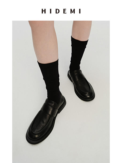 HIDEMI 简约设计感牛皮一脚蹬式厚底圆头皮鞋 黑色/白色 商品图4