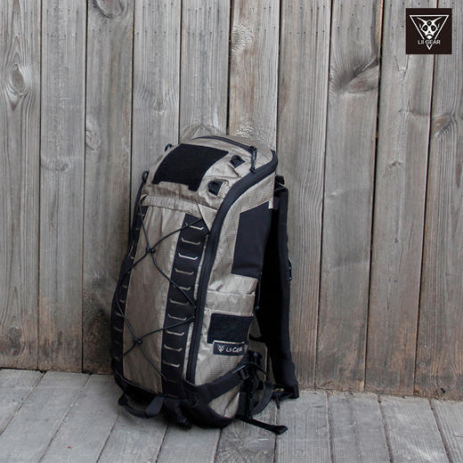 新款咆哮蟋蟀休闲通勤户外机能双肩包 战术背包 商品图2