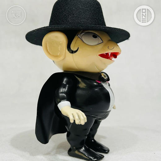 现货 壹工坊 吸血鬼 搪胶 sofubi 软胶 人偶 潮玩 商品图3