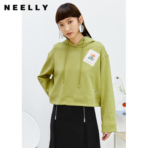 NEELLY纳俪商场同款卫衣女连帽撞色图案小众短款宽松休闲小个子潮N22022J01063 商品图0