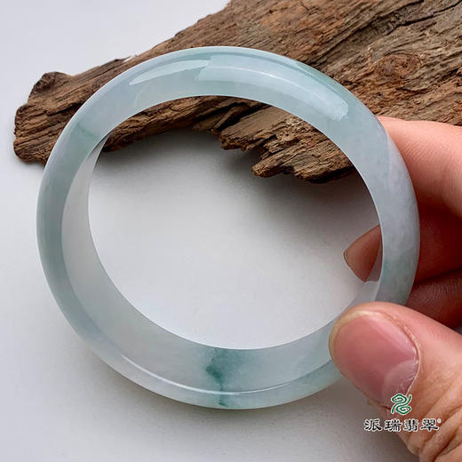 派瑞翡翠 翡翠手镯 糯种 绿色 商品图3