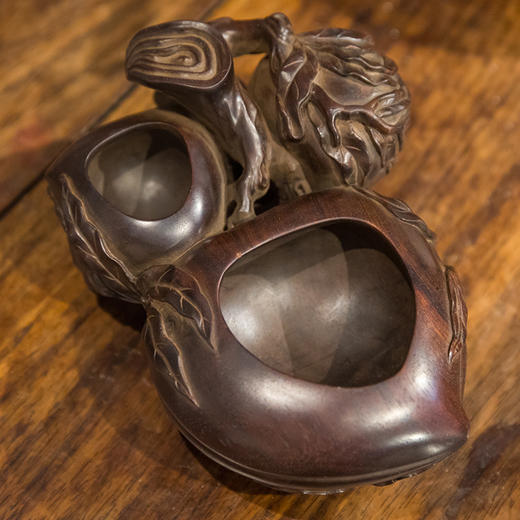 清 紫檀木雕桃形水盂 商品图2