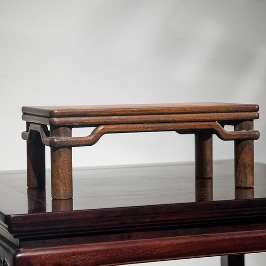 清 花梨木圆包圆罗锅枨案中案摆件 商品图4