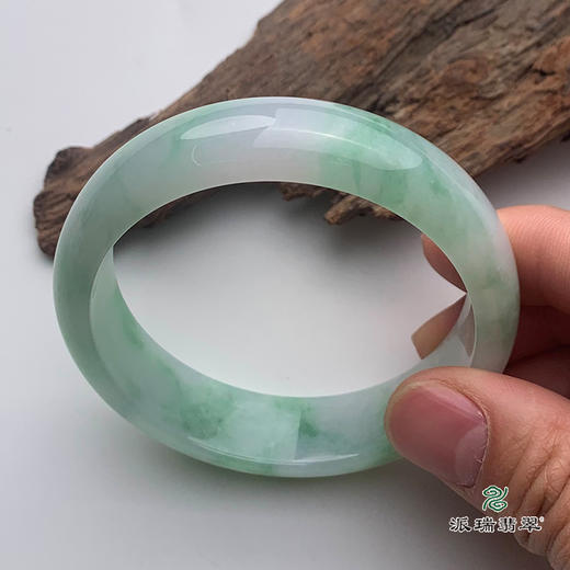 派瑞翡翠 翡翠手镯 糯种 绿色 商品图3