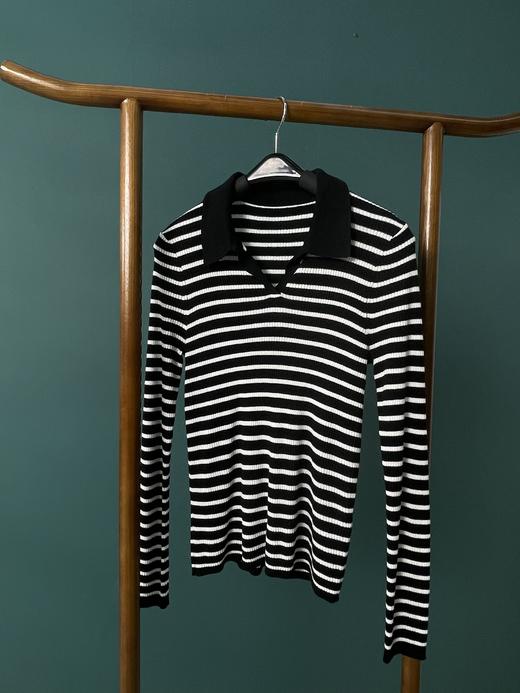 衣柜必不可少的经典条纹针织衫！yi线品牌代工厂定制 2022新款女春季薄款早春短款修shen显瘦外穿 内搭设计感V领polo领撞色 ins套头条纹衫 小清新 复古风 日韩风 通勤风 四季款单品！ 商品图1