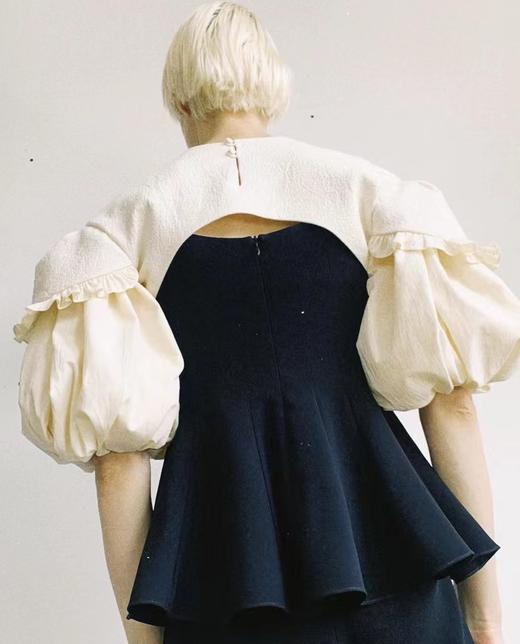 Ashlyn  象牙白BRIGITTA宫廷袖短上衣 商品图8