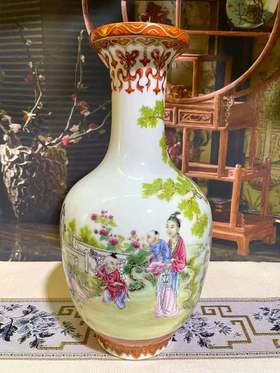 黄辉波:珐琅彩人物《荣华富贵》直腹瓶