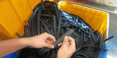 雨刷到底是如何炼成的？小威带你去工厂亲自造一对雨刷