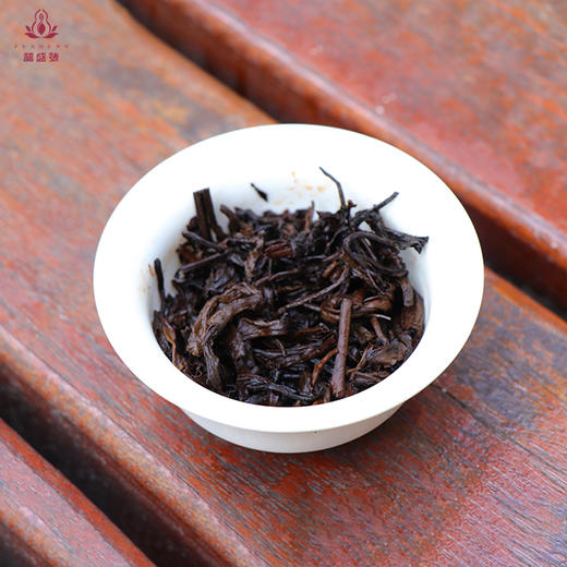 普盛号 秋逢 2010年景迈古树熟茶200g手掰茶饼 礼盒装 商品图3