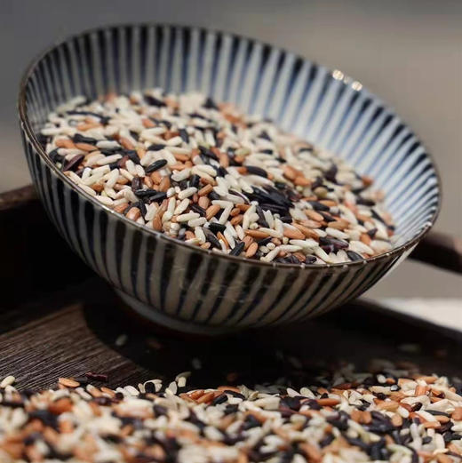 【云南三色糙米】 选用云南三大名米，地理标志产品墨江紫米，墨江红糯米，遮放贡米！三种都是千年古稻种，糙米不糙！口感软糯香甜，天然米香 商品图0