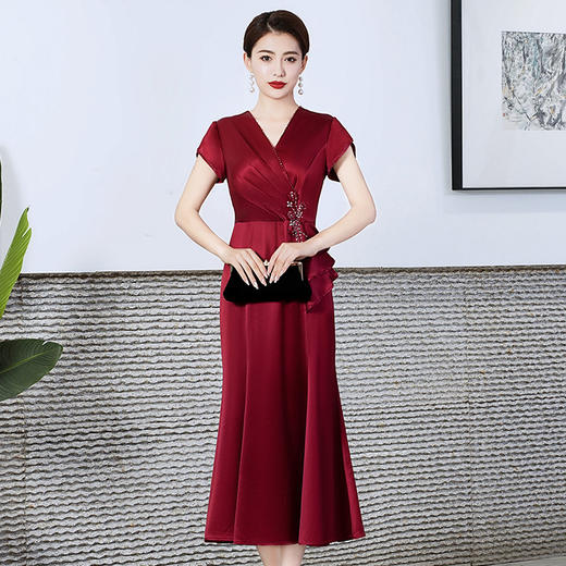 品质醋酸婚宴旗袍连衣裙，短袖高考旗开得胜旗袍晚宴礼服WXG-8506 商品图1