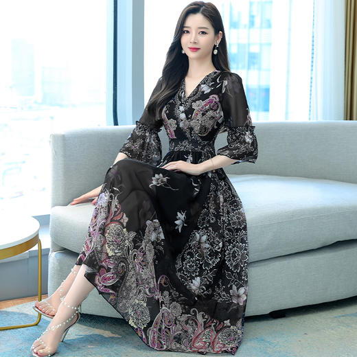 2022夏季新款气质V领荷叶边袖口收腰印花雪纺连衣裙  XYX3567 商品图1