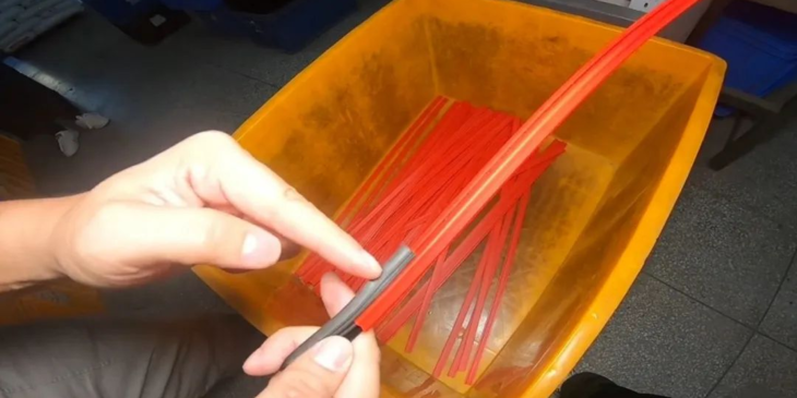 雨刷到底是如何炼成的？小威带你去工厂亲自造一对雨刷