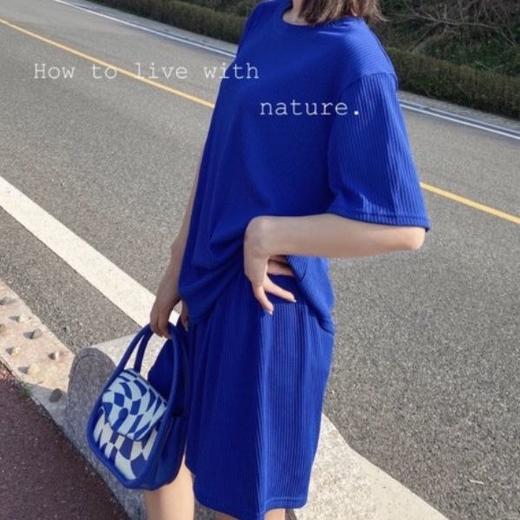 【夏季必备~】新款百搭休闲时尚冰丝凉凉休闲套装女宽松显瘦懒人居家外出短裤女短袖套装胖mm大码 商品图6
