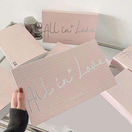 【娜娜同款 送无痕内裤】大粉盒盒装内衣套装女无尺码无痕聚拢背心式乳胶文胸 商品图1