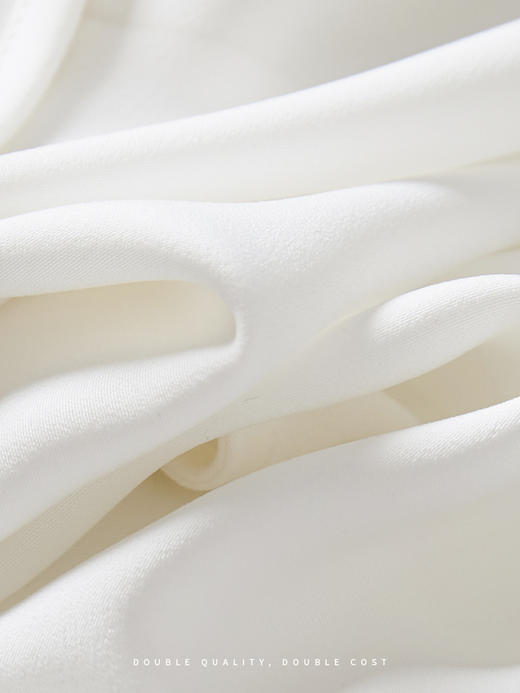 【熙世界】白色吊带小背心女外穿内搭设计感V领无袖上衣夏新款 商品图3