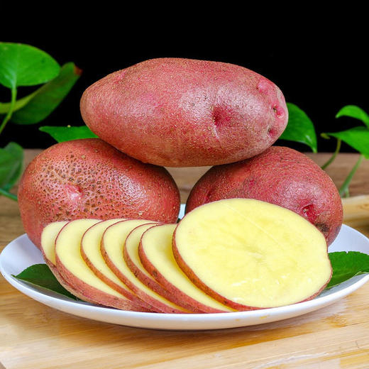 15.9元抢5斤 【产地直发】云南高原红皮土豆  青薯9号  沙面细腻 香甜软糯 人工现挖现发 商品图0