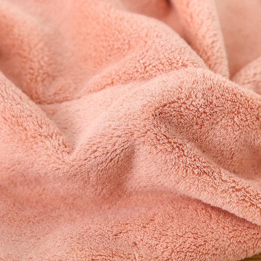 老米优品 / 软软糯糯的干发帽！《日式无印吸水速干浴帽》双层珊瑚绒材质，吸水性好，面料又厚又柔软，摸起来软fufu的，特别适合冬天用。 商品图13