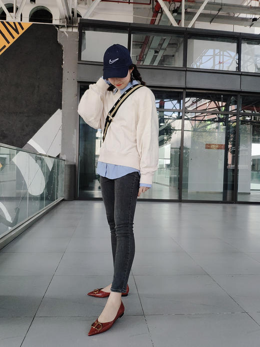 IUIU SECOND 春夏时尚蛇皮纹尖头浅口单鞋 商品图2