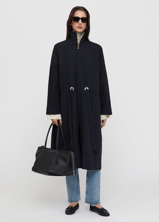 TOTEME  白色/黑色纸棉抽绳长风衣 商品图7