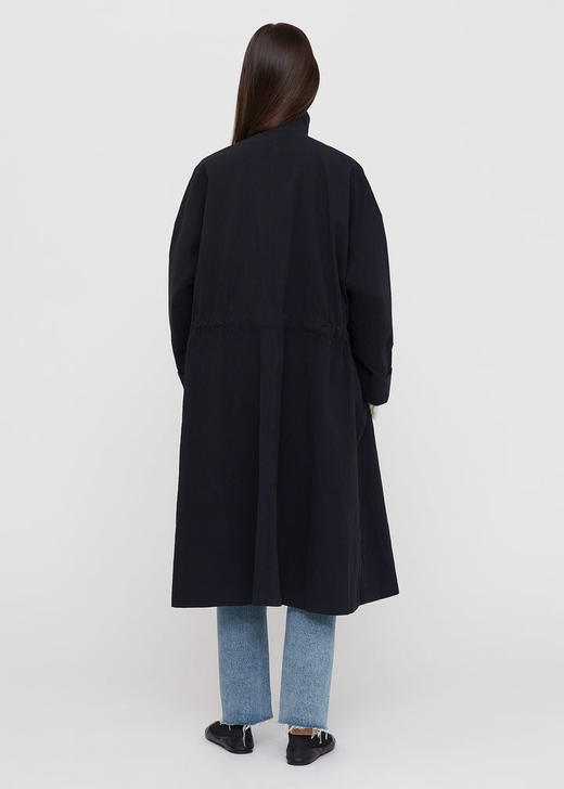 TOTEME  白色/黑色纸棉抽绳长风衣 商品图9